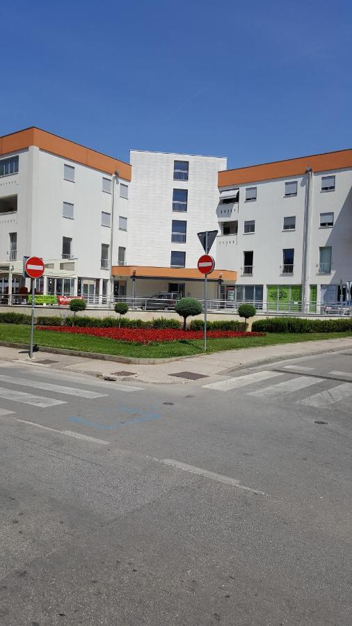 Apartman Vip, With Free Garage Parking Pula Exteriér fotografie