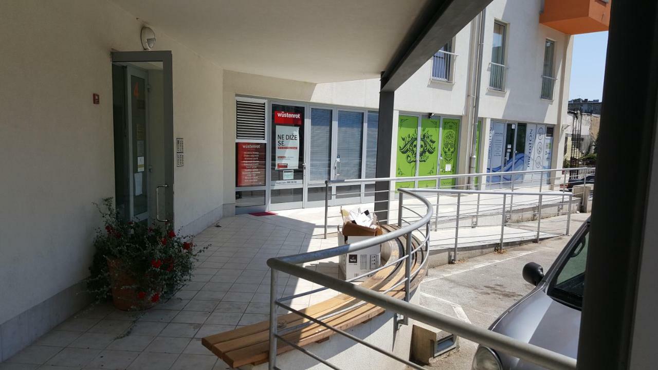Apartman Vip, With Free Garage Parking Pula Exteriér fotografie