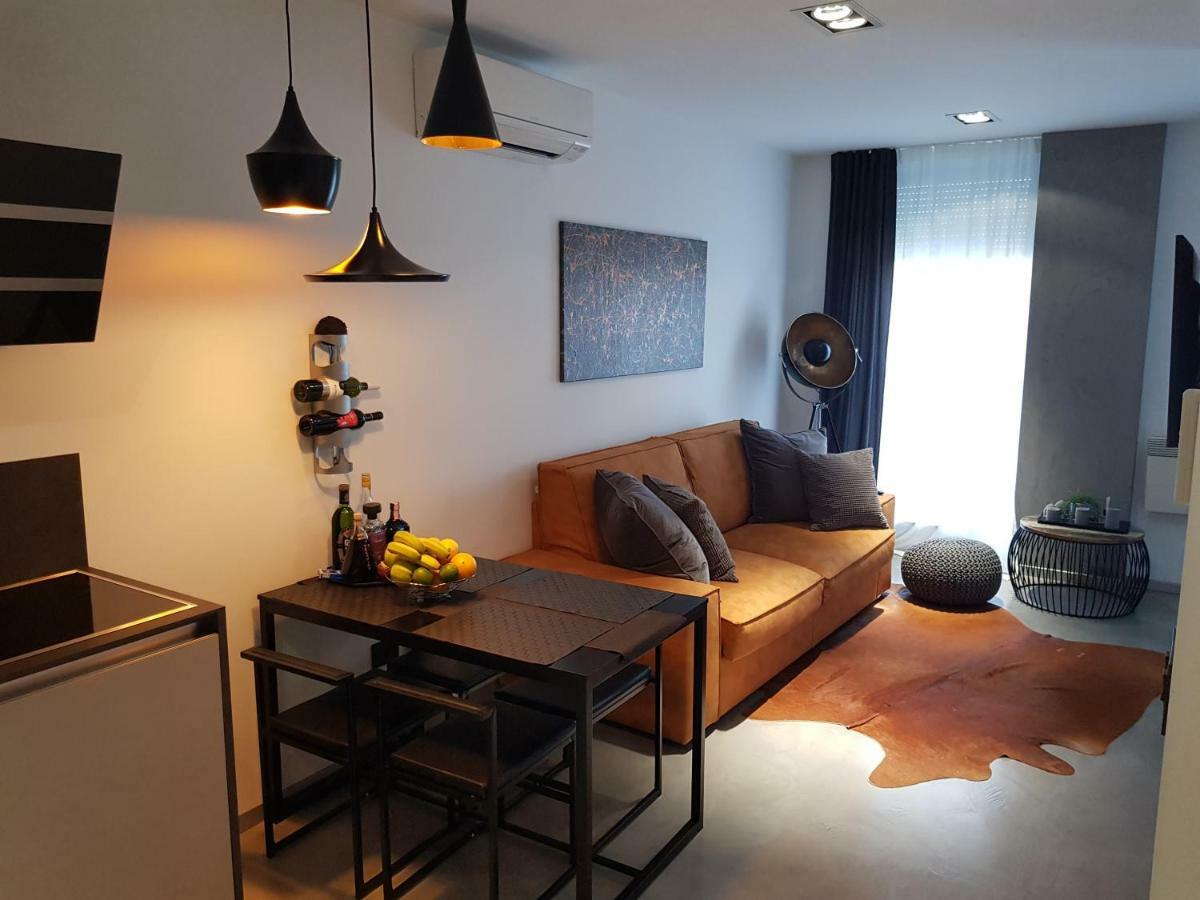 Apartman Vip, With Free Garage Parking Pula Exteriér fotografie